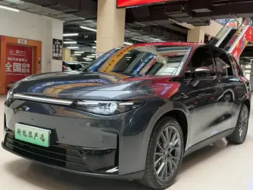 Leapmotor C10