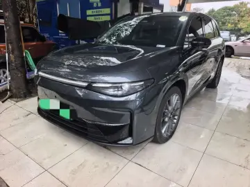 Leapmotor C10
