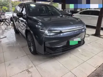 2024 Leapmotor C10 с пробегом 19 000 км