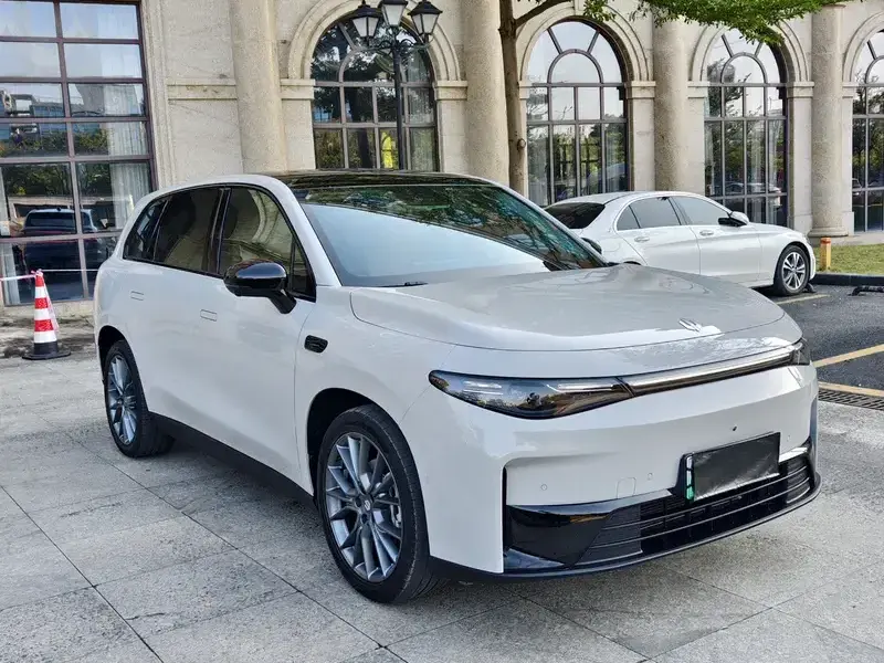 2024 Leapmotor C10 с пробегом 18 000 км