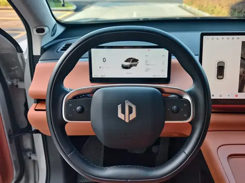 2024 Leapmotor C10 с пробегом 18 000 км
