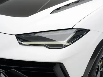 2022 Lamborghini Urus с пробегом 42 000 км