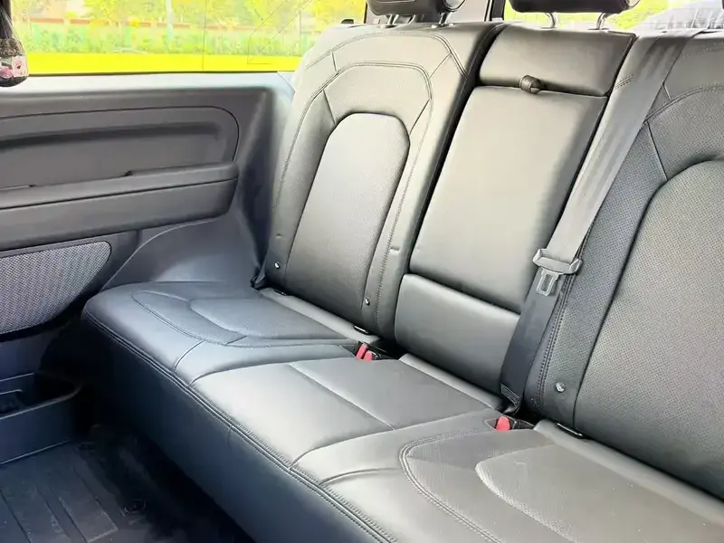 2023 Land Rover Defender с пробегом 62 000 км