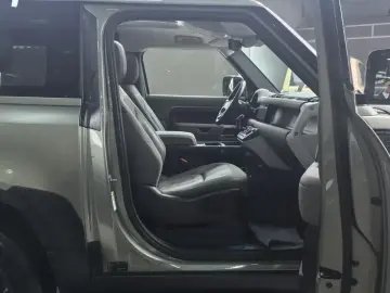 2021 Land Rover Defender с пробегом 133 000 км