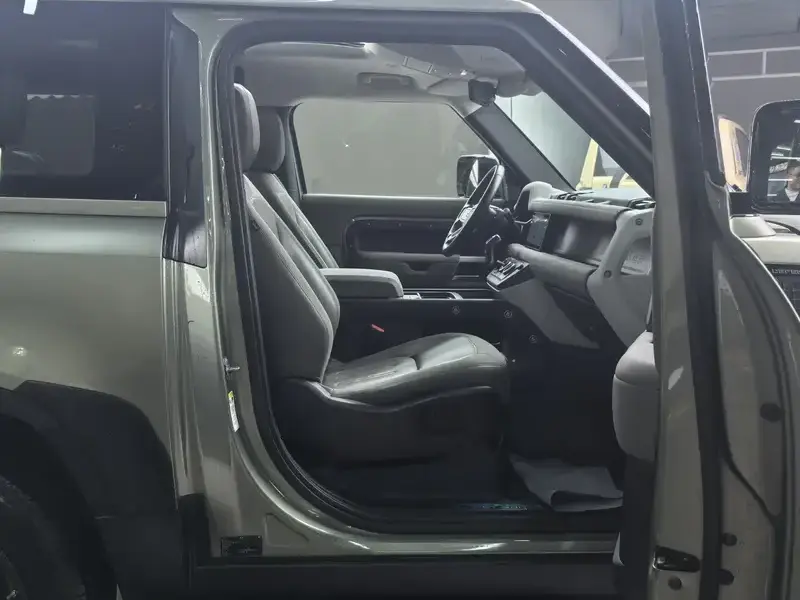 2021 Land Rover Defender с пробегом 133 000 км