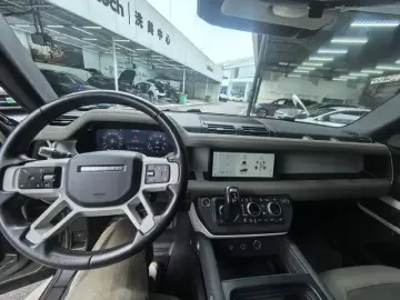 2021 Land Rover Defender с пробегом 133 000 км