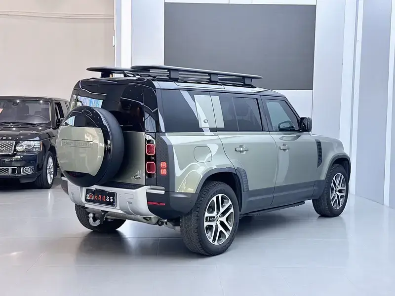 2023 Land Rover Defender с пробегом 36 000 км