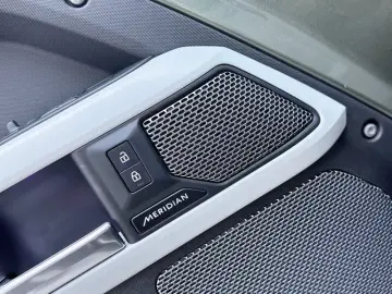 2023 Land Rover Defender с пробегом 36 000 км