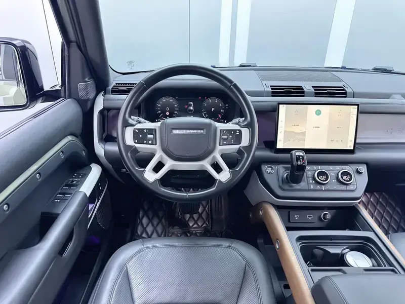 2023 Land Rover Defender с пробегом 36 000 км