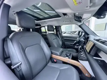 2023 Land Rover Defender с пробегом 36 000 км