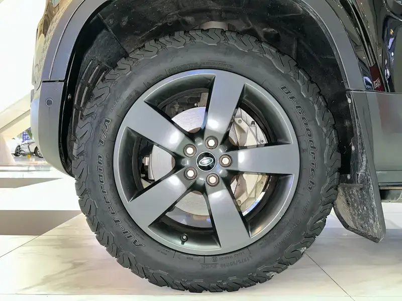2021 Land Rover Defender с пробегом 86 000 км