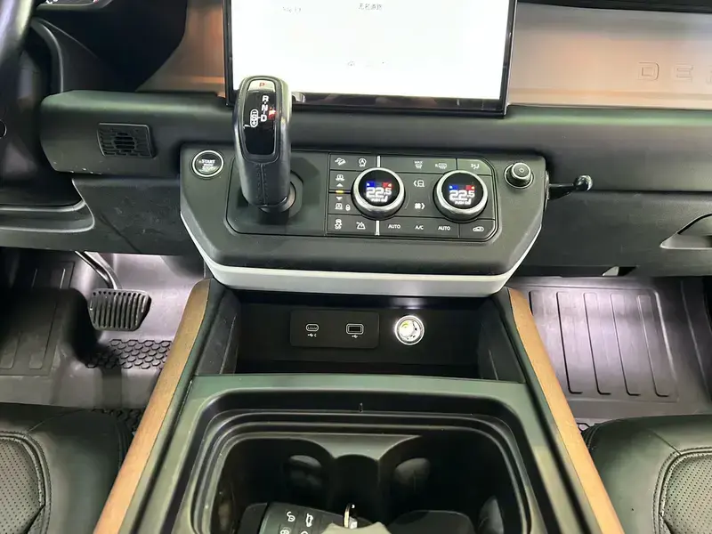 2021 Land Rover Defender с пробегом 86 000 км