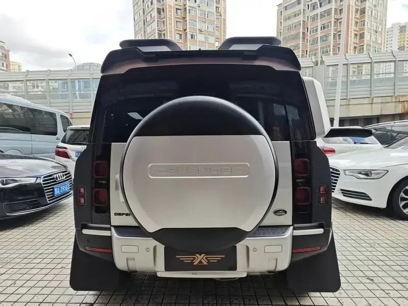 2020 Land Rover Defender с пробегом 82 000 км