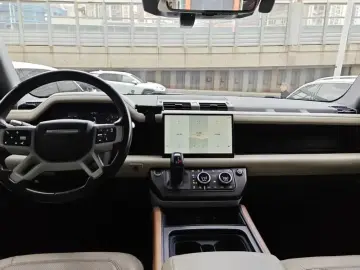 2020 Land Rover Defender с пробегом 82 000 км