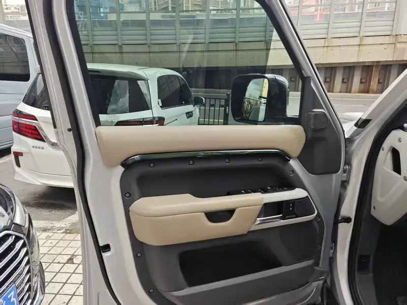 2020 Land Rover Defender с пробегом 82 000 км