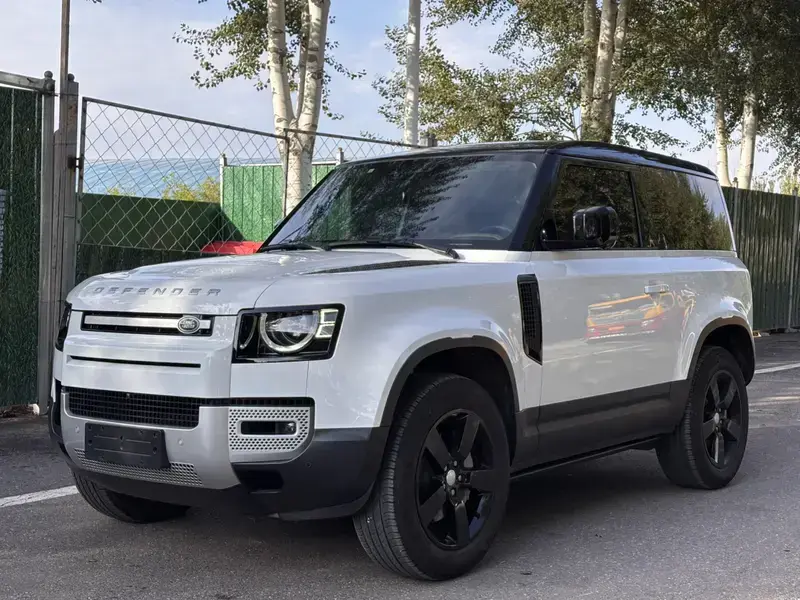 2024 Land Rover Defender с пробегом 7 900 км