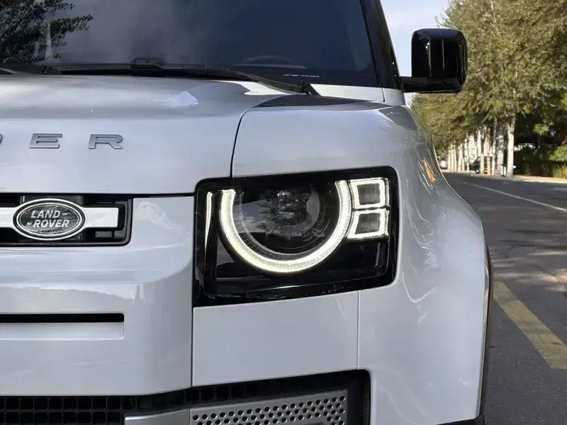 2024 Land Rover Defender с пробегом 7 900 км