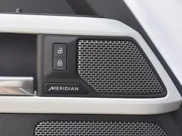 2024 Land Rover Defender с пробегом 7 900 км
