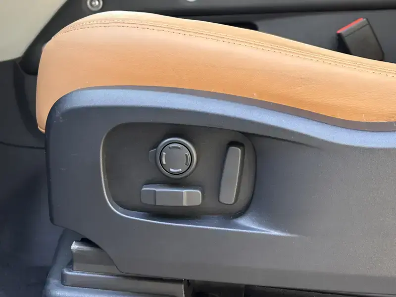 2024 Land Rover Defender с пробегом 7 900 км