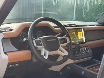 2024 Land Rover Defender с пробегом 7 900 км
