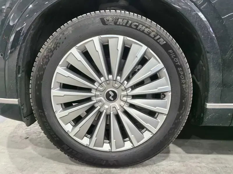 2025 Nio Onvo L90 с пробегом 17 000 км