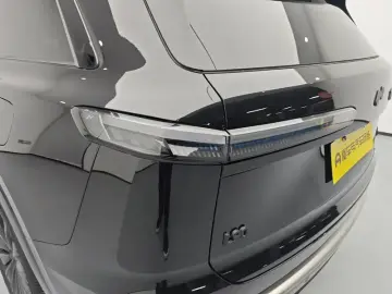 2025 Nio Onvo L90 с пробегом 9 700 км
