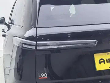 2025 Nio Onvo L90 с пробегом 15 700 км