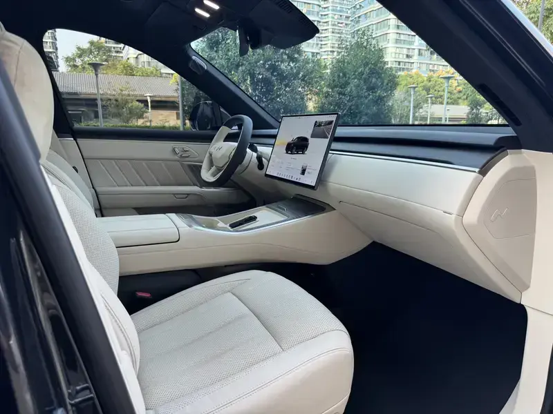 2025 Nio Onvo L90 с пробегом 5 100 км