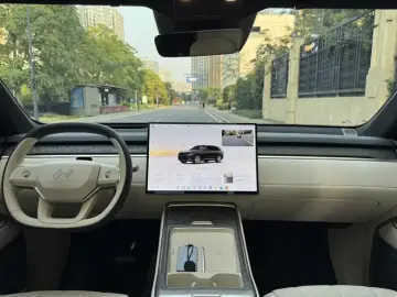 2025 Nio Onvo L90 с пробегом 5 100 км