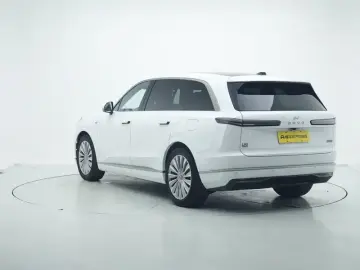 2025 Nio Onvo L90 с пробегом 14 900 км