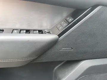 2022 Land Rover Range Rover Velar с пробегом 78 000 км
