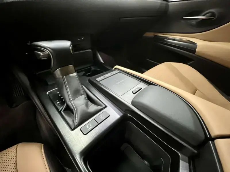2021 Lexus ES с пробегом 62 000 км