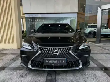 2022 Lexus ES с пробегом 57 000 км