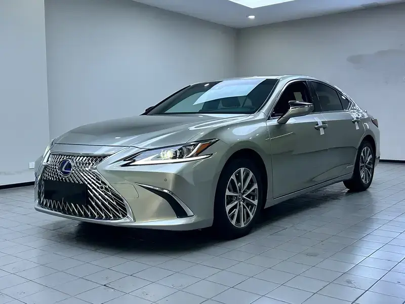 2021 Lexus ES с пробегом 41 500 км