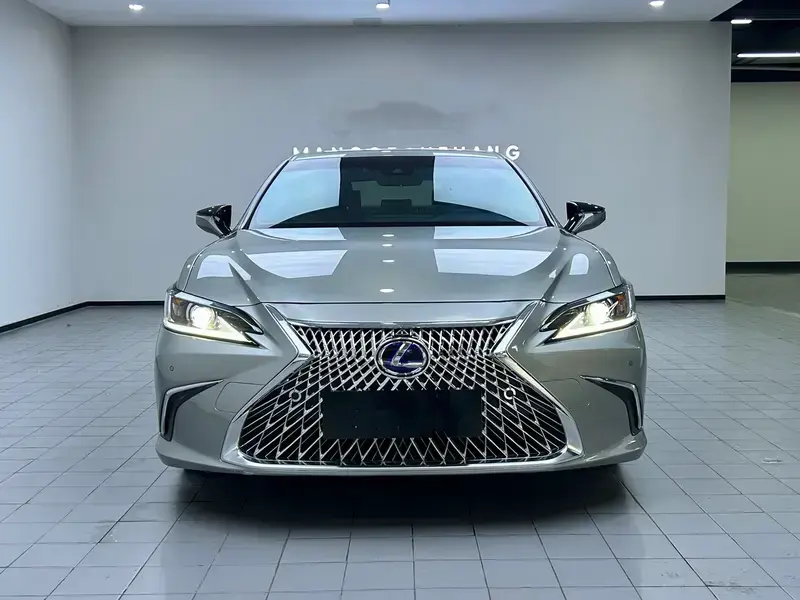 2021 Lexus ES с пробегом 41 500 км