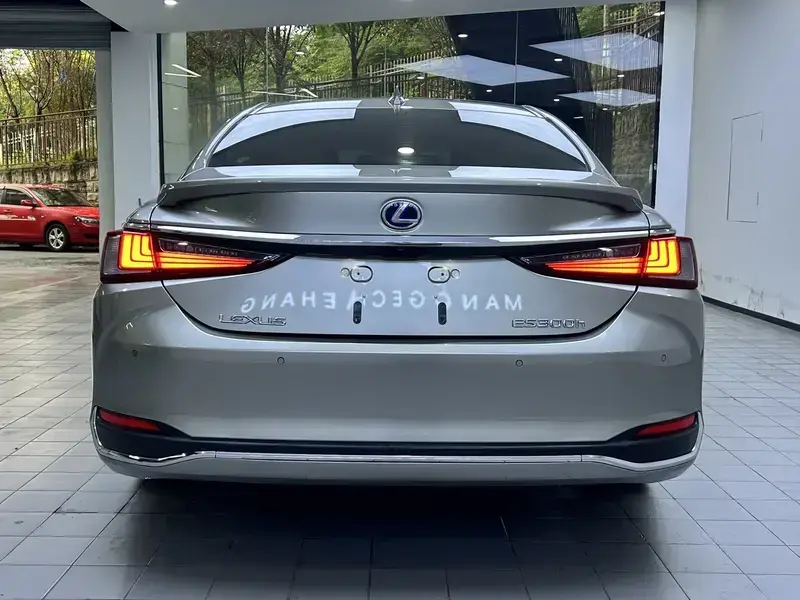 2021 Lexus ES с пробегом 41 500 км