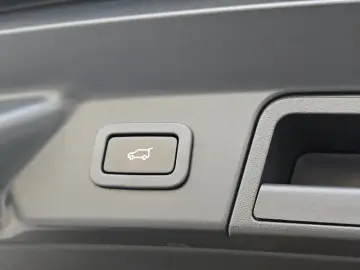 2020 Land Rover Range Rover Velar с пробегом 49 000 км