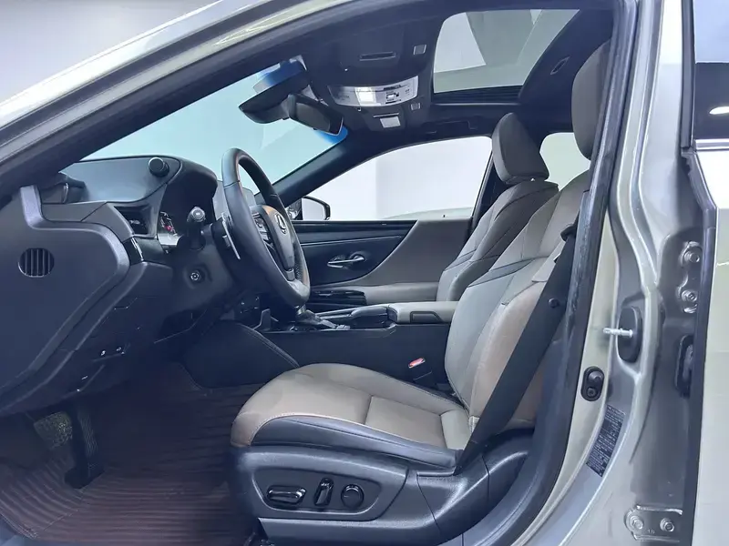 2021 Lexus ES с пробегом 41 500 км