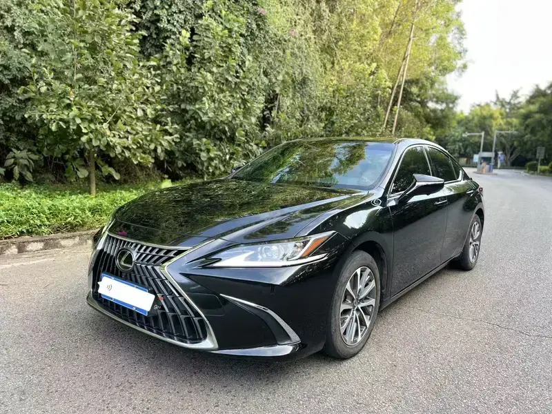2022 Lexus ES с пробегом 38 000 км