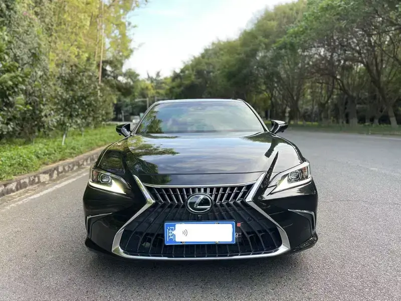 2022 Lexus ES с пробегом 38 000 км