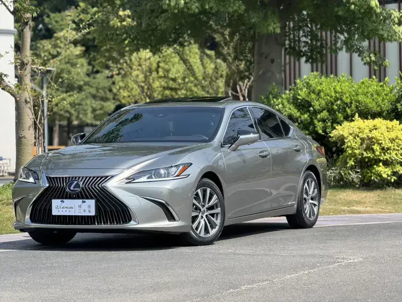 2020 Lexus ES с пробегом 88 000 км