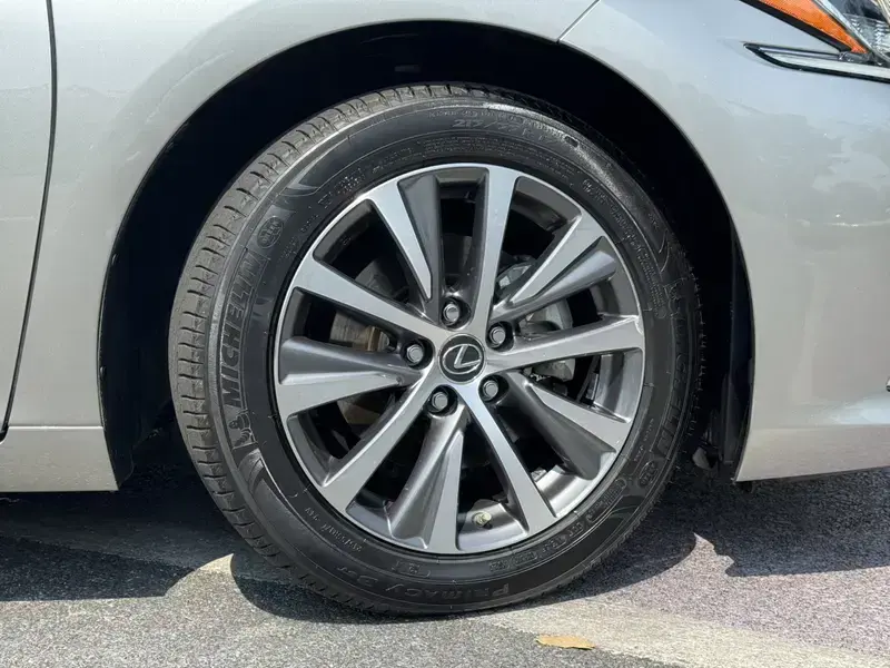 2020 Lexus ES с пробегом 88 000 км