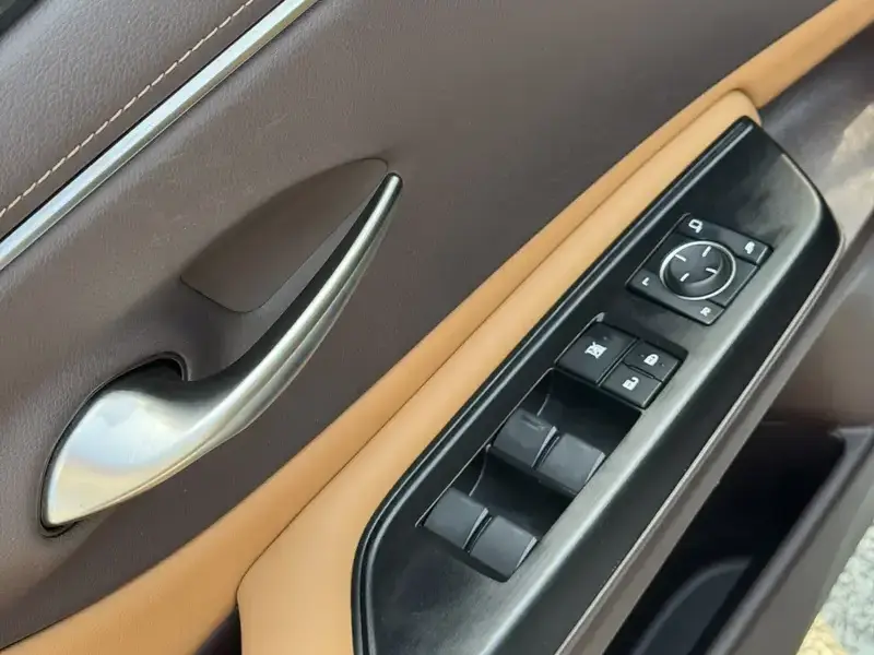 2020 Lexus ES с пробегом 88 000 км