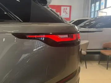 2022 Land Rover Range Rover Velar с пробегом 44 000 км