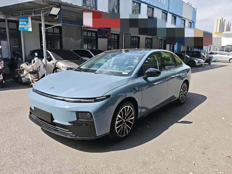 2025 Leapmotor B01 с пробегом 11 000 км