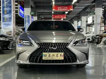2022 Lexus ES с пробегом 40 000 км