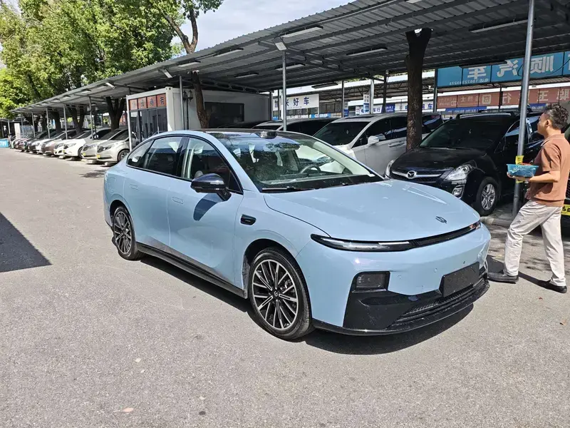 2025 Leapmotor B01 с пробегом 11 000 км