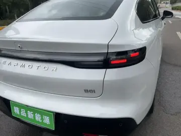 2025 Leapmotor B01 с пробегом 26 000 км