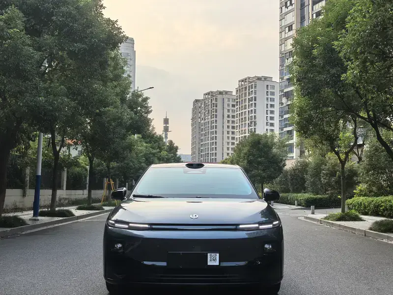 2025 Leapmotor B01 с пробегом 6 800 км