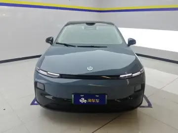 2025 Leapmotor B01 с пробегом 16 000 км